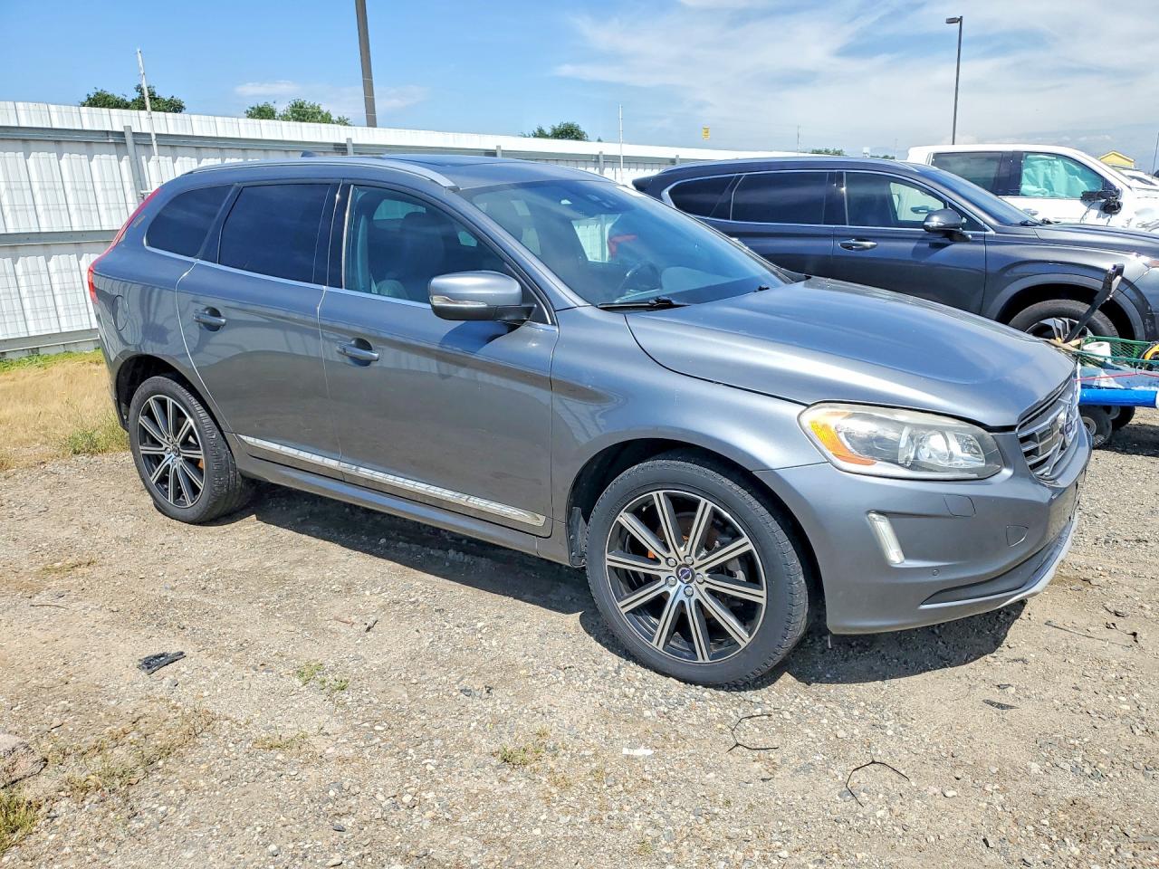 2016 VOLVO XC60 SV35 Platinum