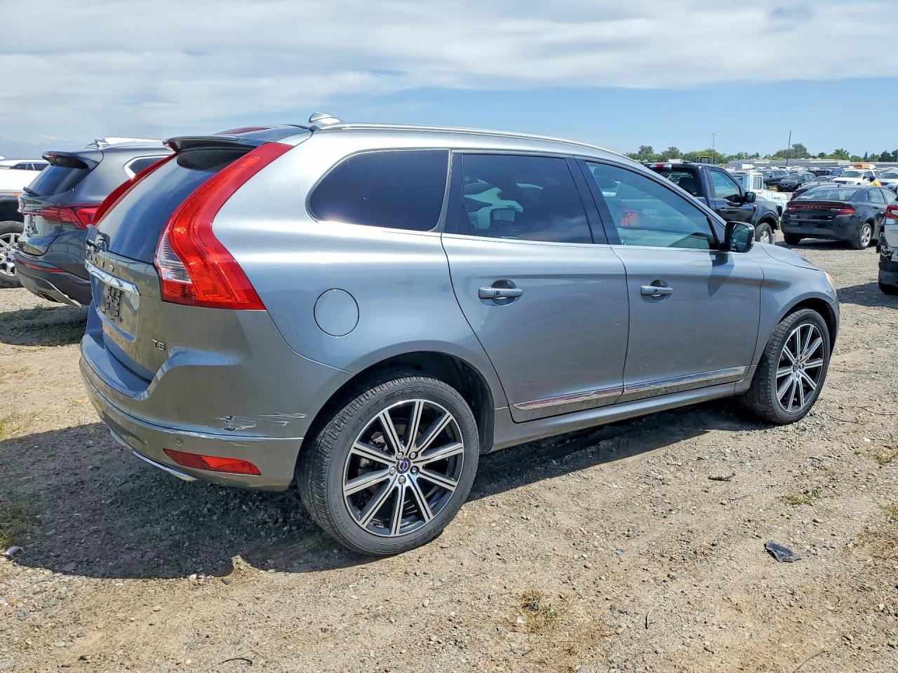 2016 VOLVO XC60 SV35 Platinum