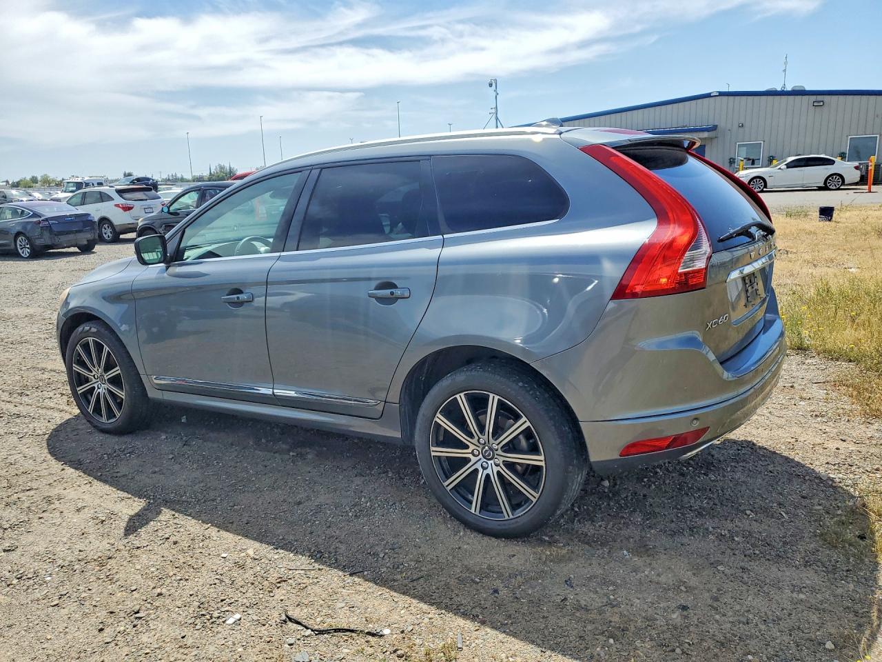 2016 VOLVO XC60 SV35 Platinum
