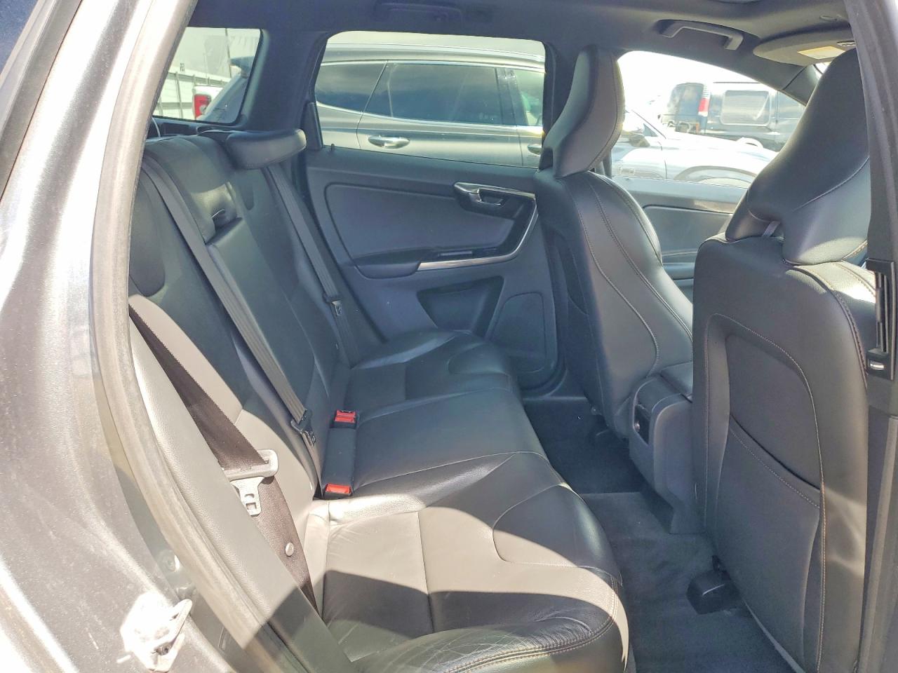 2016 VOLVO XC60 SV35 Platinum