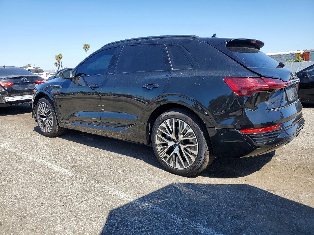 2024 AUDI Q8 E-TRON quattro Premium Plus