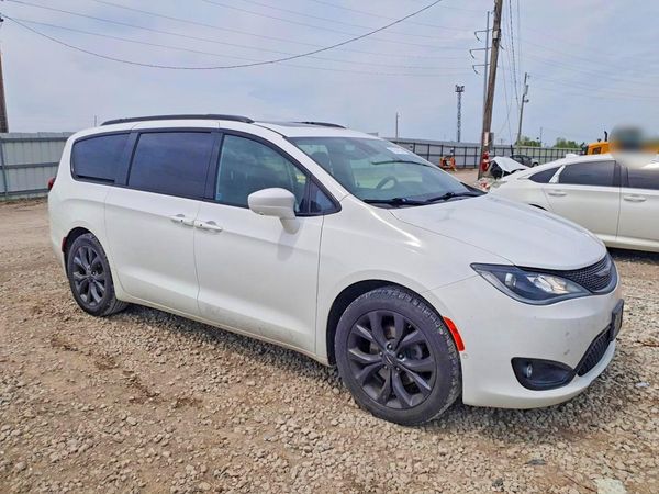 2018 CHRYSLER PACIFICA Touring L Plus