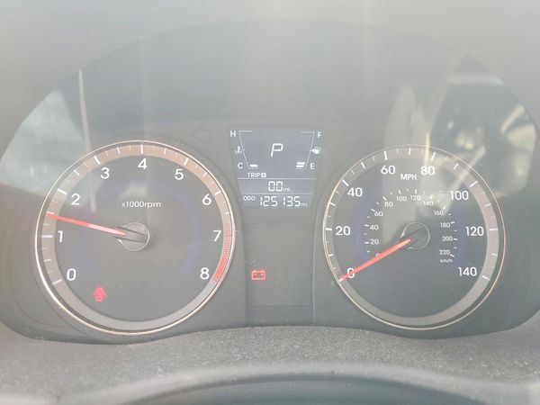 2013 HYUNDAI ACCENT GLS, GS