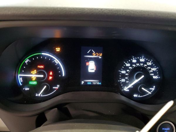 2021 TOYOTA SIENNA XLE