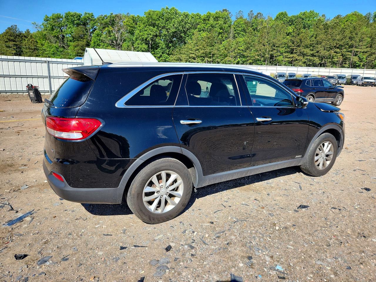 2017 KIA SORENTO L, LX