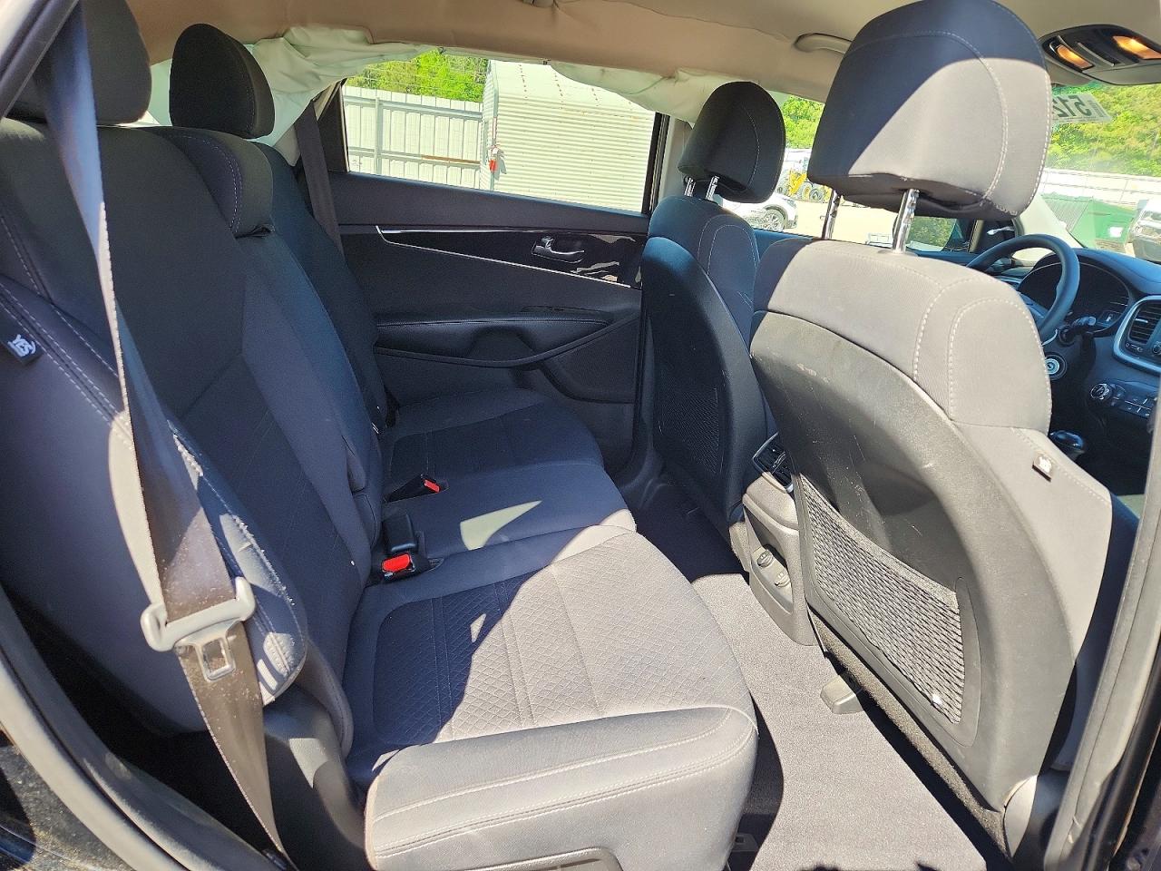 2017 KIA SORENTO L, LX