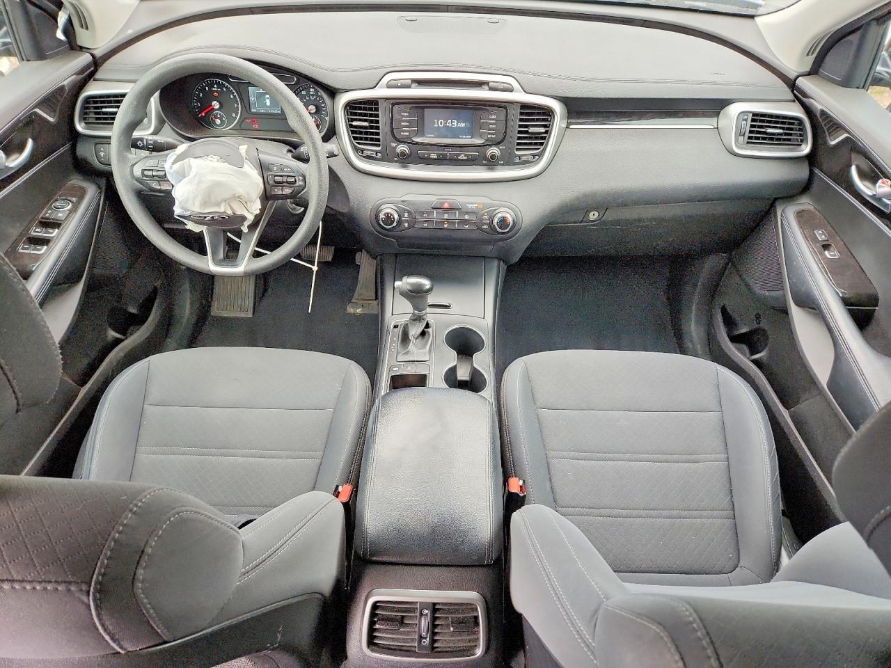 2017 KIA SORENTO L, LX