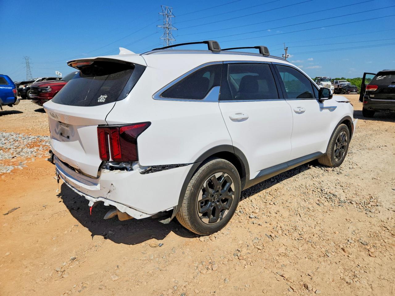 2024 KIA SORENTO S