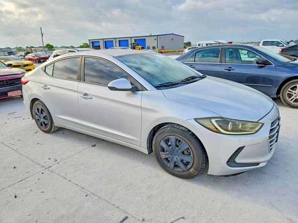 2017 HYUNDAI ELANTRA SE Base