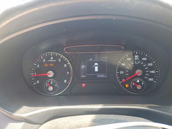 2016 KIA SORENTO L / LX