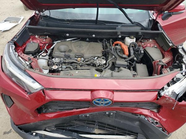 2024 TOYOTA RAV4 XLE — Engine bay