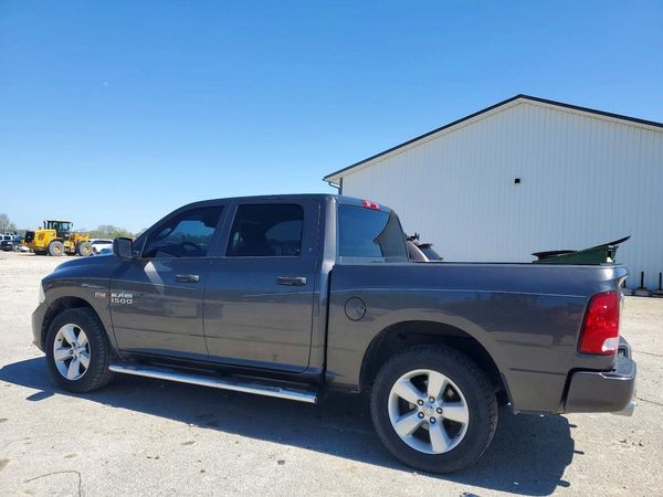 2014 RAM 1500 ST CREW CAB 4X4