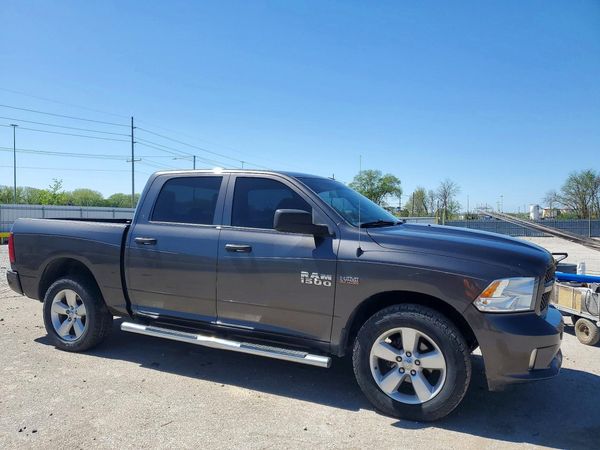 2014 RAM 1500 ST CREW CAB 4X4