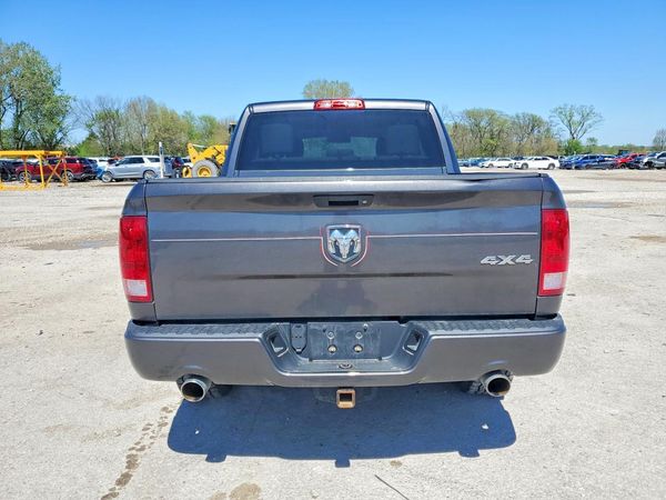 2014 RAM 1500 ST CREW CAB 4X4