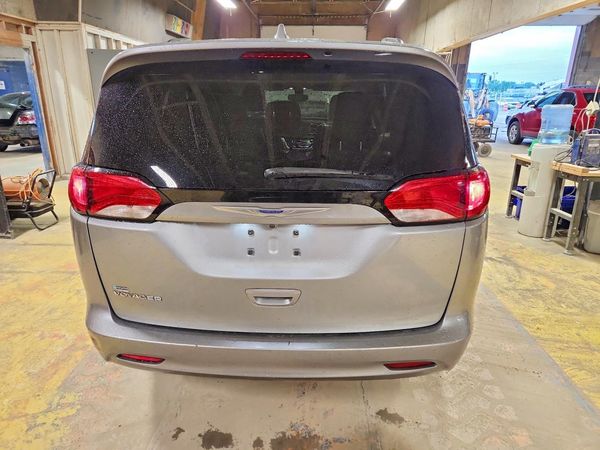 2020 CHRYSLER VOYAGER LXI