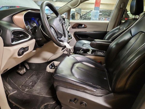 2020 CHRYSLER VOYAGER LXI