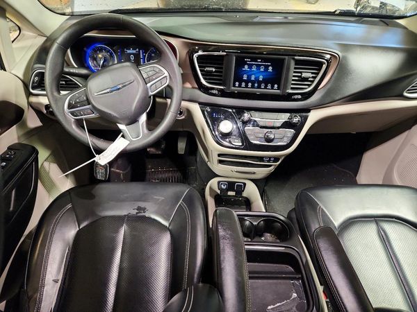 2020 CHRYSLER VOYAGER LXI
