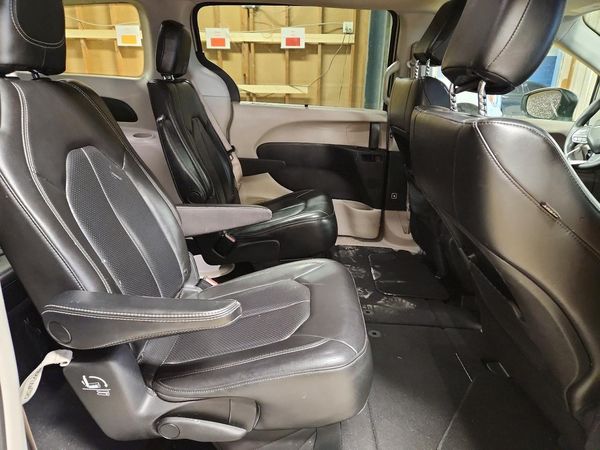 2020 CHRYSLER VOYAGER LXI