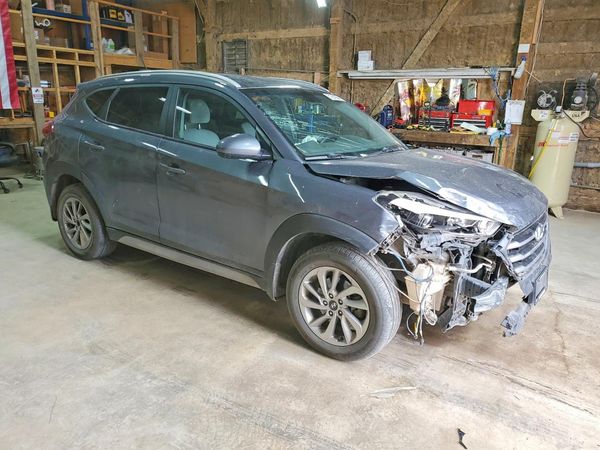 2017 HYUNDAI TUCSON — Passenger 3/4