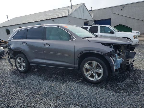 2017 TOYOTA HIGHLANDER