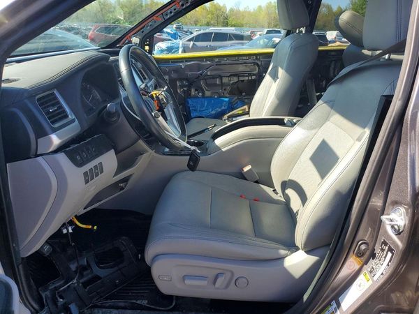 2017 TOYOTA HIGHLANDER