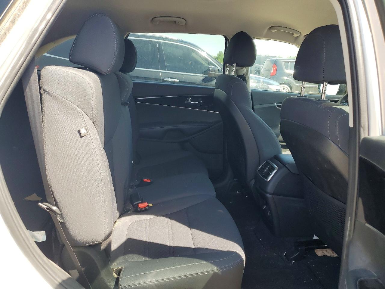 2018 KIA SORENTO L, LX