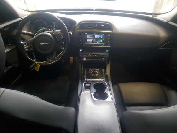 2017 JAGUAR XE Premium — CKPT