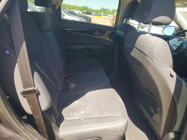 2018 KIA SORENTO L, LX