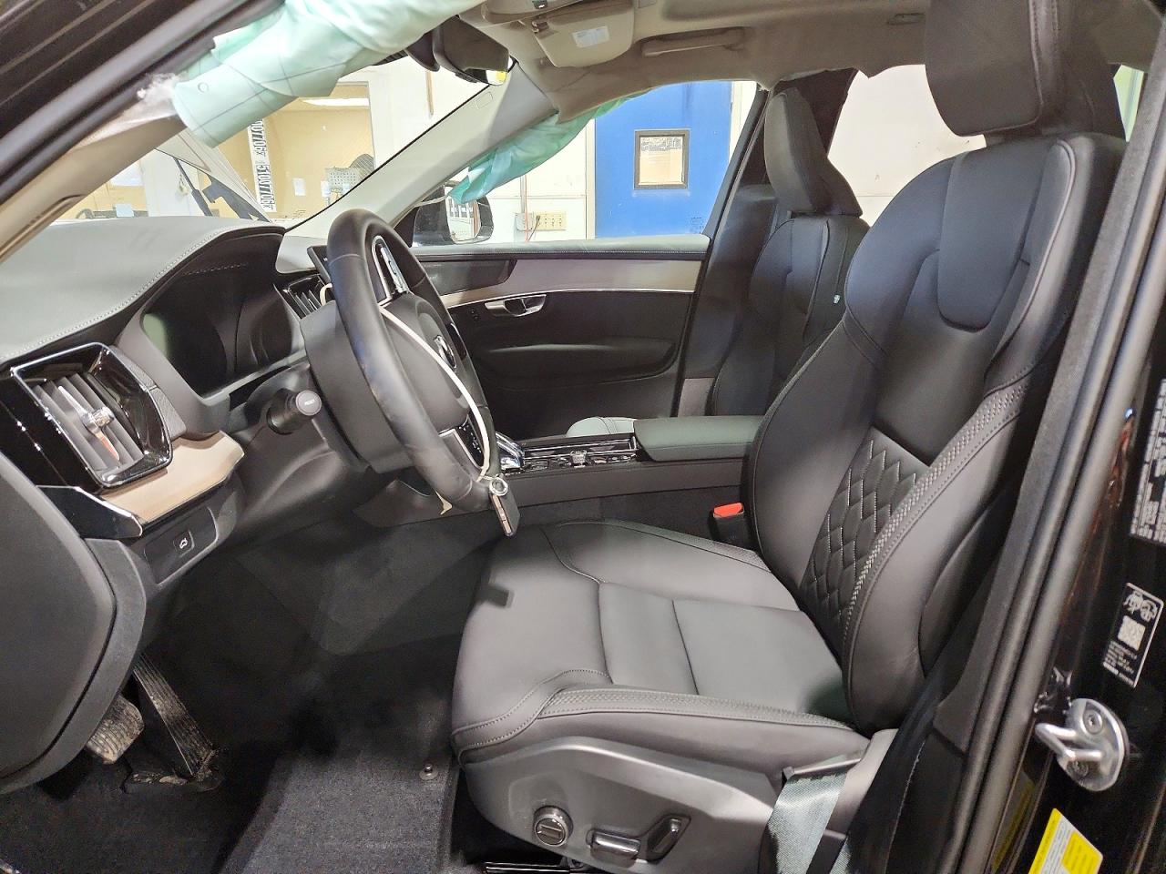 2026 VOLVO XC90 Plus Bright
