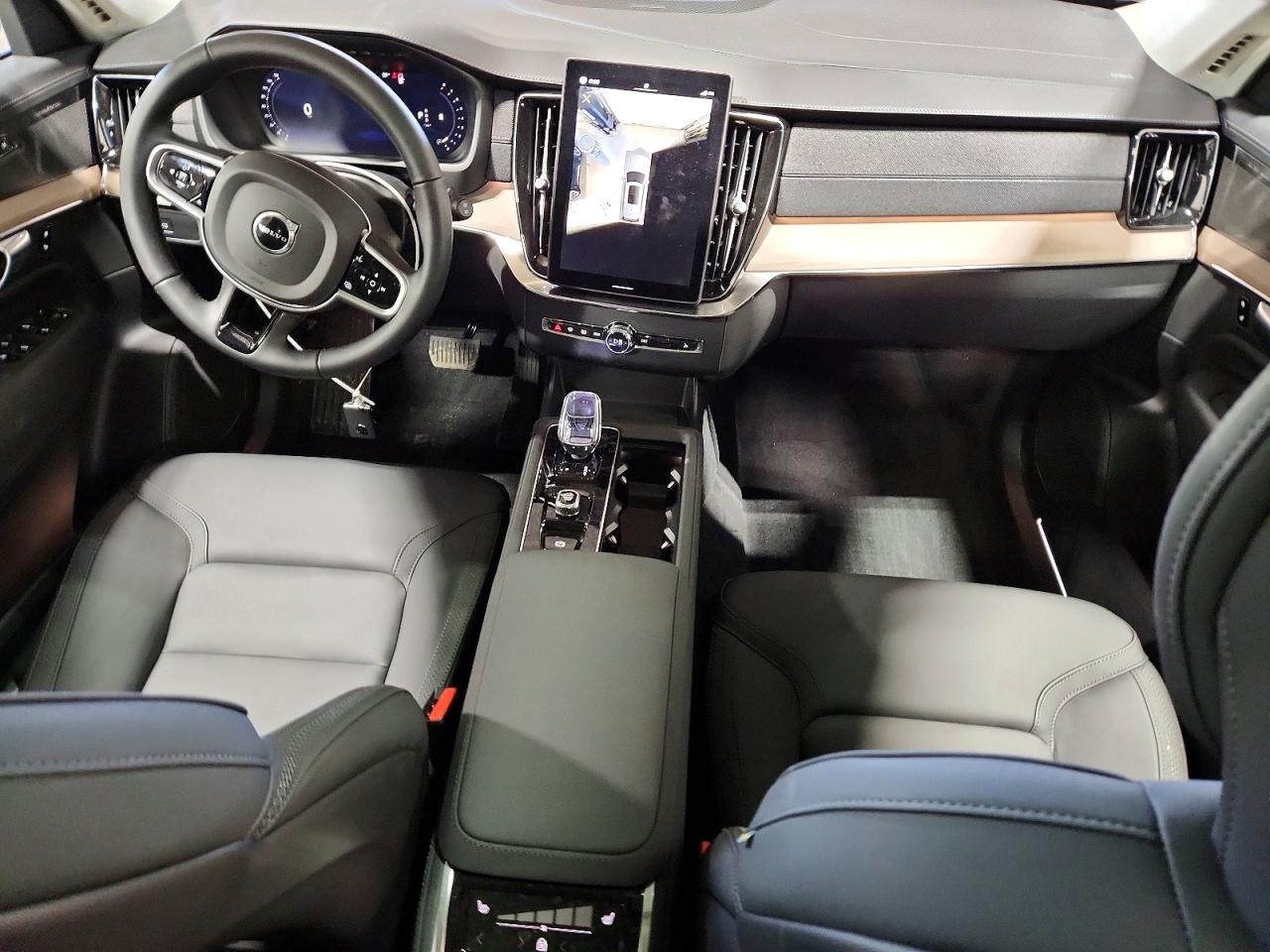 2026 VOLVO XC90 Plus Bright