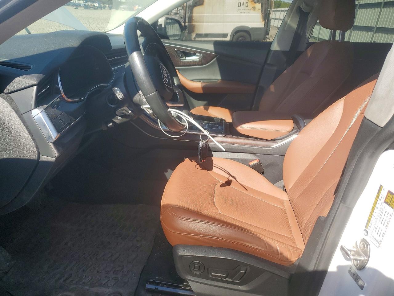 2020 AUDI Q8