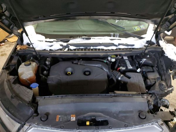 2017 FORD EDGE SE — Engine bay