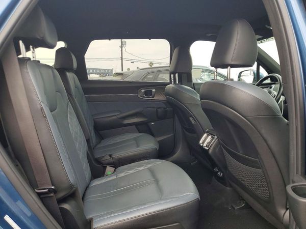 2025 KIA SORENTO