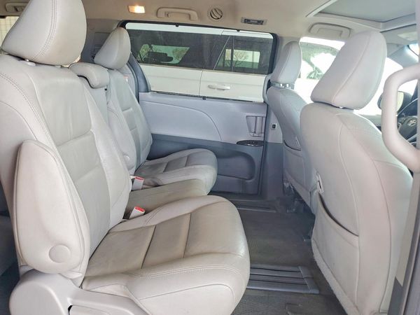 2017 TOYOTA SIENNA