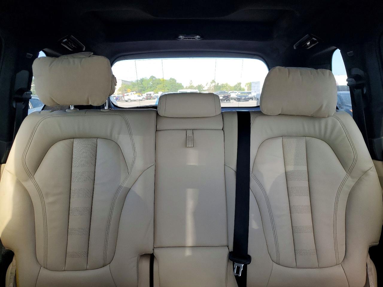 2021 BMW X7