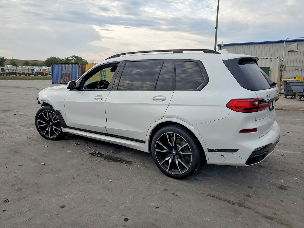 2021 BMW X7