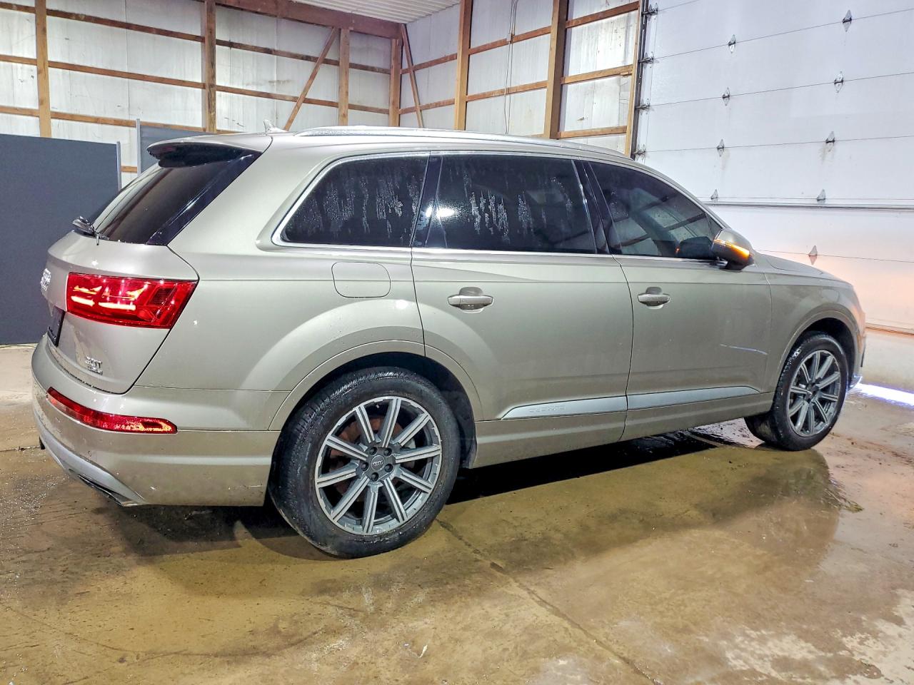 2017 AUDI Q7 quattro Premium Plus