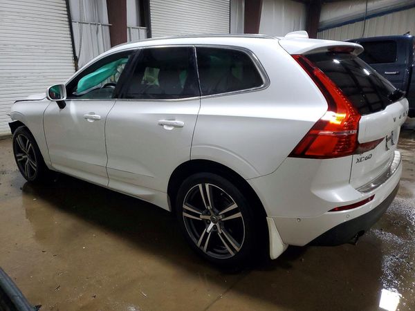 2018 VOLVO XC60 Momentum — DSRA