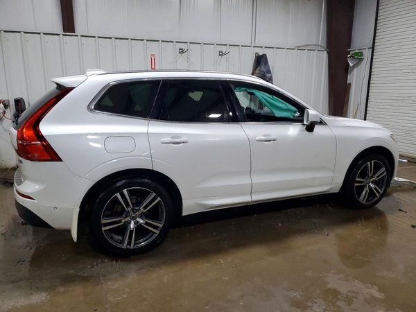 2018 VOLVO XC60 Momentum — PSRA