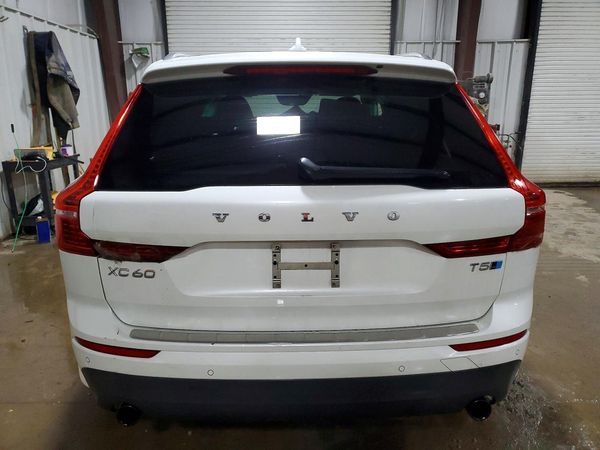 2018 VOLVO XC60 Momentum — DIRR