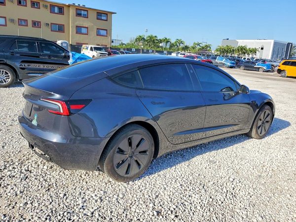 2025 TESLA MODEL 3
