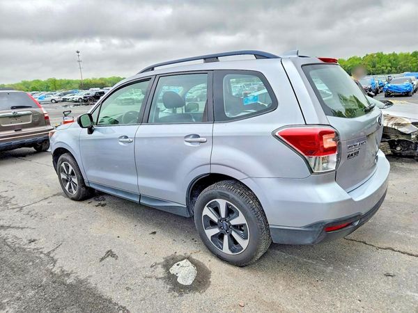 2018 SUBARU FORESTER Base P