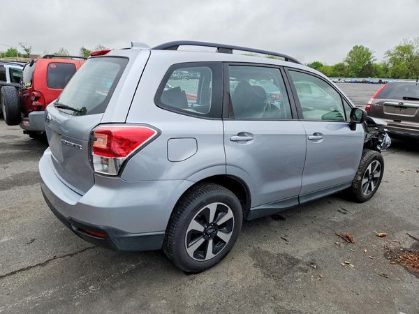 2018 SUBARU FORESTER Base P