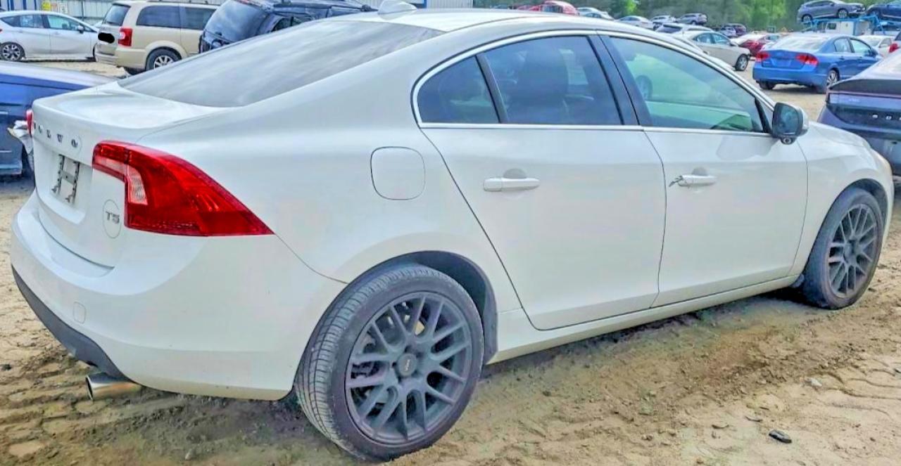2013 VOLVO S60