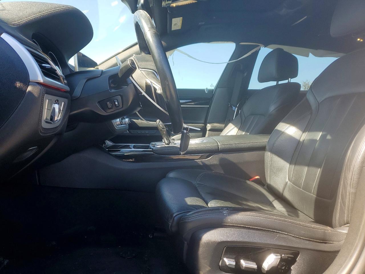 2019 BMW 740I