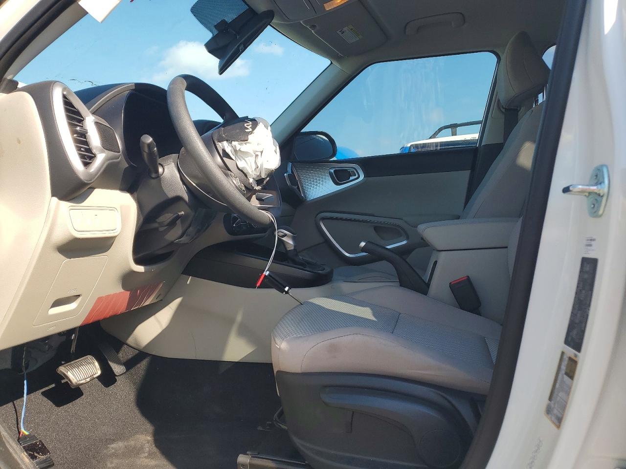 2025 KIA SOUL LX, S