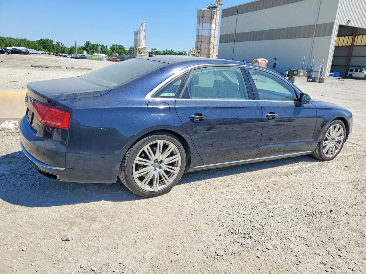 2014 AUDI A8