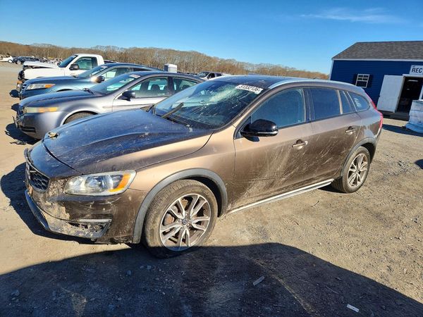 2015 VOLVO V60 CROSS COUNTRY