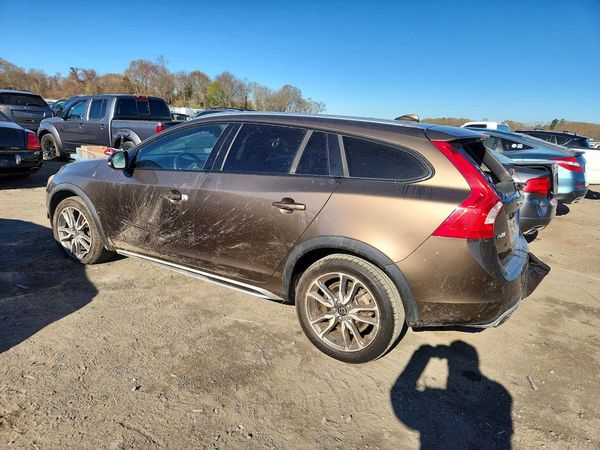 2015 VOLVO V60 CROSS COUNTRY