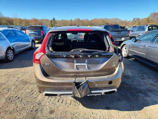 2015 VOLVO V60 CROSS COUNTRY